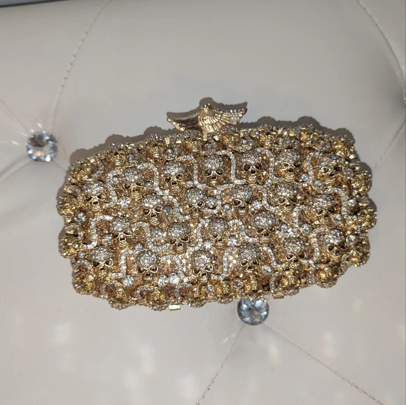 NWOT Gold Rhinestone Skull Clutch Purse - Picture 6 of 6
